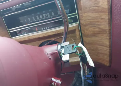 1983 Cadillac Deville из США, поврежденный, VIN 1G6AD698XD9165644